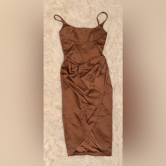 NWOT House of CB BIANCA MOCHA SATIN CORSET MIDI DRESS sz XS - Picture 2 of 6